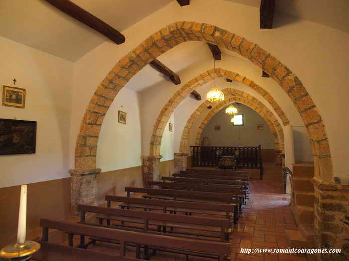 INTERIOR DEL TEMPLO HACIA LOS PIES